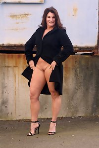 Baisez nous, on est des salopes.